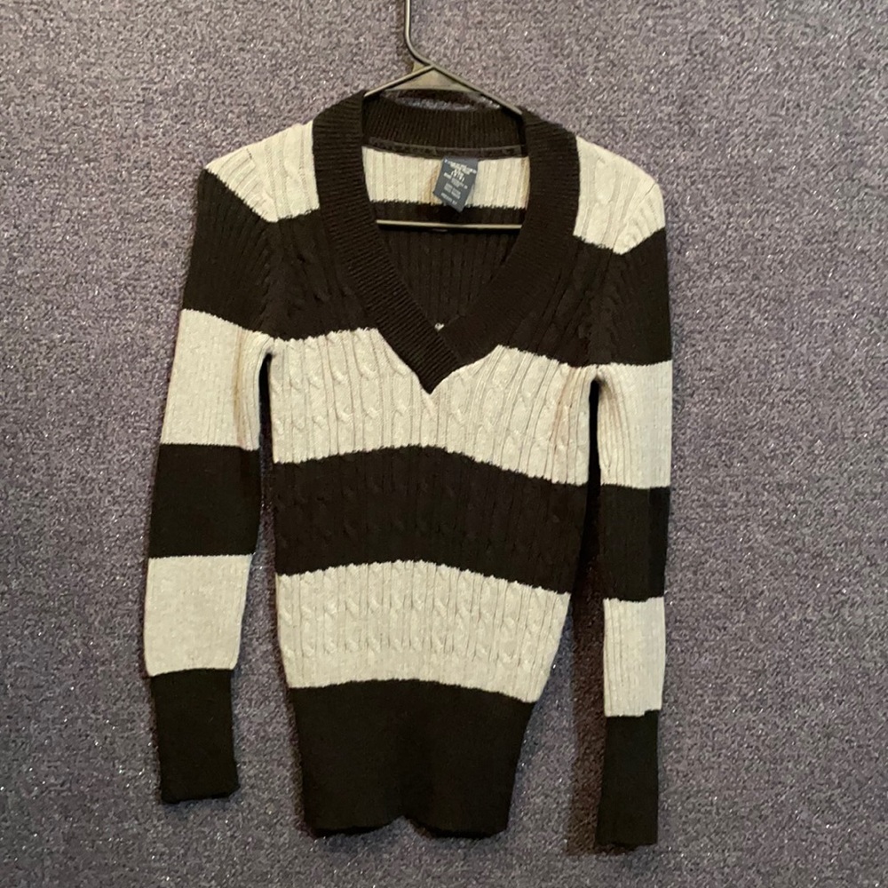 Faded Glory Sweater size Medium